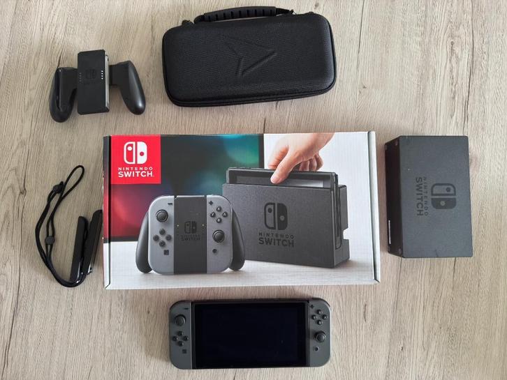 Nintendo Switch, Games en Spelcomputers, Spelcomputers | Nintendo Switch, Gebruikt, Switch Original, Met 2 controllers, Ophalen