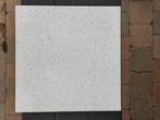 Lichtgrijze gespikkelde tegel 30 x 30 cm, Doe-het-zelf en Bouw, Tegels, Ophalen, Nieuw, 5 tot 10 m², 20 tot 40 cm