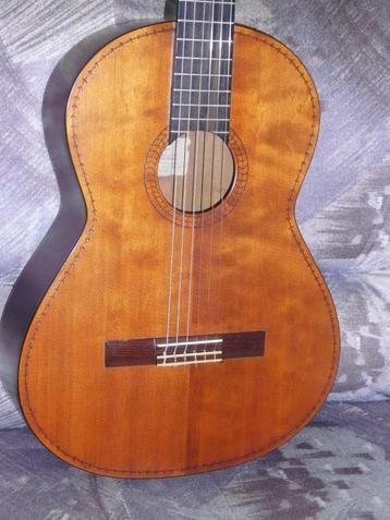 Yairi YC-01 klassieke gitaar beschikbaar voor biedingen