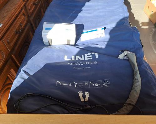 Elektronisch ziekenhuisbed met matras en alternerende matras, Diversen, Verpleegmiddelen, Zo goed als nieuw, Ophalen