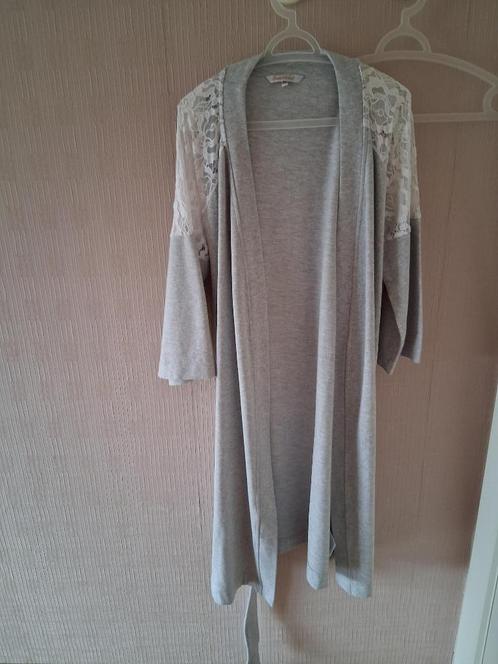 elegante kamerjas Lords en Lilies, Kleding | Dames, Homewear, Zo goed als nieuw, Maat 46/48 (XL) of groter, Grijs, Ophalen of Verzenden