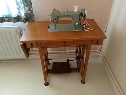 Naaimachine Phoenix 381, werkend, Hobby en Vrije tijd, Naaimachines en Toebehoren, Naaimachine, Ophalen