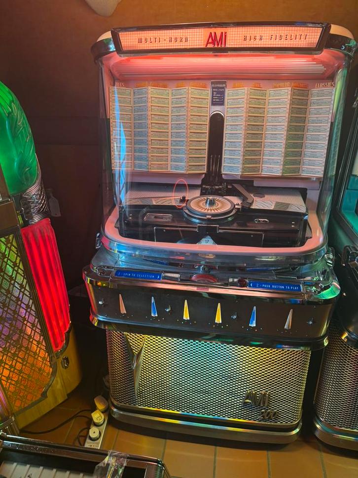 Jukebox aankoop verkoop herstellen, Verzamelen, Automaten | Jukeboxen, Zo goed als nieuw, Overige merken, Met singles, Ophalen