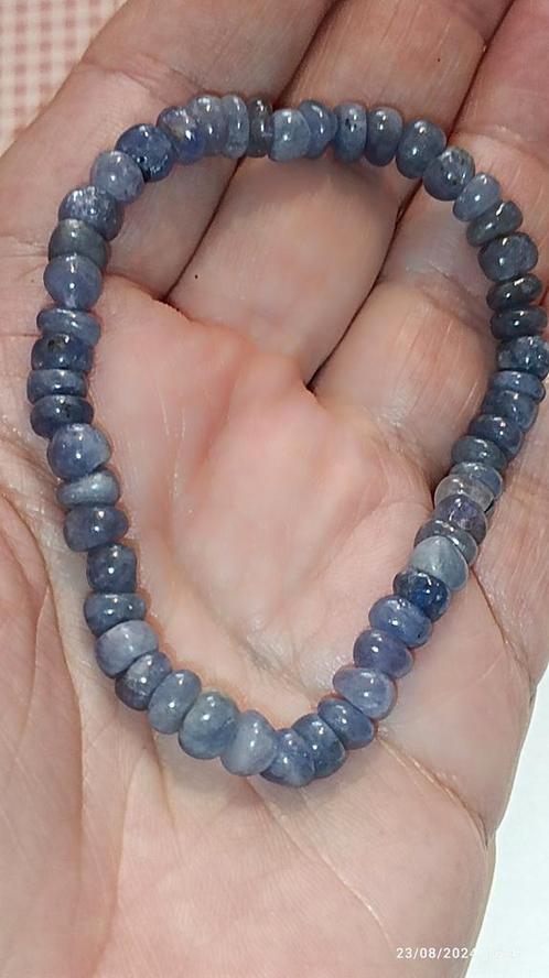 Elastische armband met natuurlijke tanzaniet kralen, Handtassen en Accessoires, Armbanden, Nieuw, Elastiek, Paars, Met edelsteen