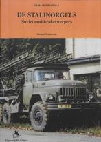 1940-1945 OOSTFRONT BEWAPENING De Stalinorgels. Soviet multi, Ophalen of Verzenden, Boek of Tijdschrift