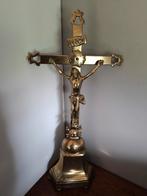 Un ancien crucifix numéroté en laiton, Ophalen