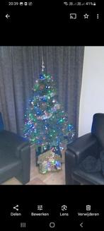 Kerstboom met kerstballen en verlichting., Gebruikt, Ophalen