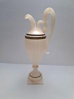 Albast vaas, Ophalen