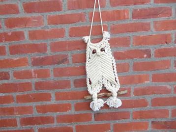 Retro uil macramé beschikbaar voor biedingen