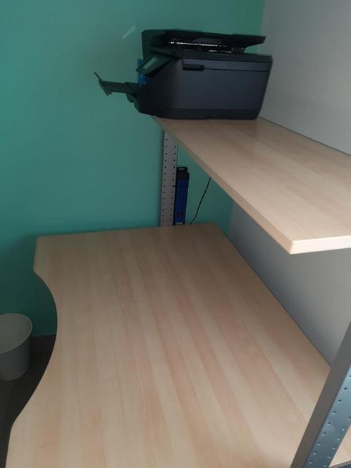 Bureau IKEA JERKER - perfecte staat!!, Huis en Inrichting, Bureaus, Zo goed als nieuw, Bureau, In hoogte verstelbaar, Ophalen