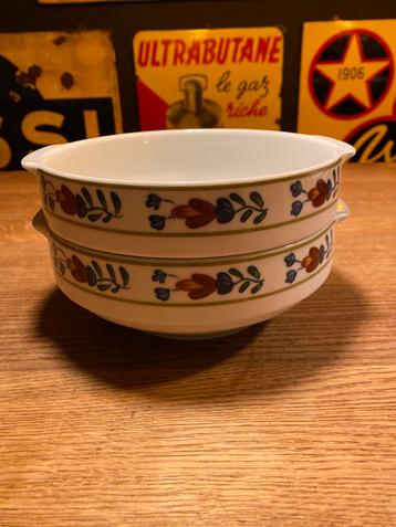 2 identieke kommen Mosa beschikbaar voor biedingen