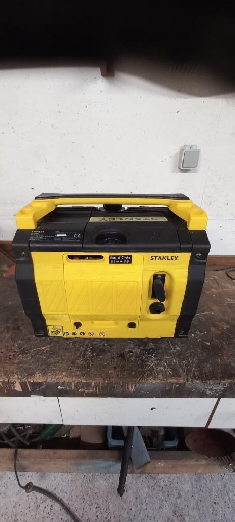 Generator 1000 watt, Doe-het-zelf en Bouw, Aggregaten, Zo goed als nieuw, Benzine, Minder dan 5 kVA, Ophalen