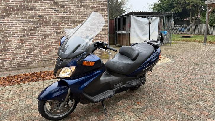 Suzuki Burgman 650 - volautomaat, Motoren, Motoren | Suzuki, Particulier, Scooter, meer dan 35 kW, 2 cilinders, Cardan-aandrijving