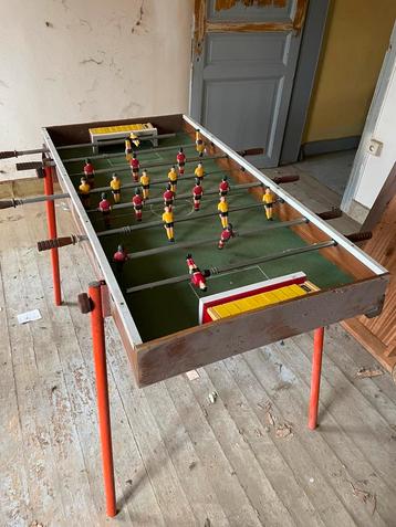 Antieke kickertafel/ voetbaltafel 