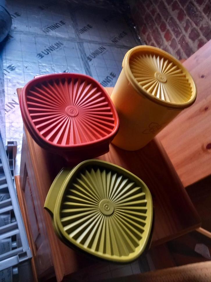 divers articles ménagers, TUPPERWARE, assiettes pâtes, Maison & Meubles, Cuisine| Tupperware, Neuf, Jaune, Enlèvement ou Envoi