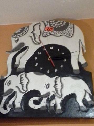 horloge éléphant, tortue, lézard girafeou chat 40 cm beschikbaar voor biedingen