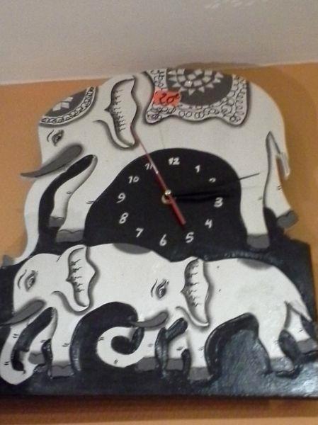 horloge éléphant, tortue, lézard girafeou chat 40 cm, Huis en Inrichting, Woonaccessoires | Klokken, Ophalen of Verzenden