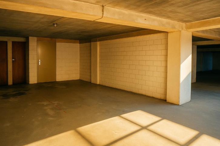 Ondergrondse autostandplaats met berging te huur Kortrijk, Immo, Garages en Parkeerplaatsen, Provincie West-Vlaanderen