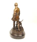 Massief Bronzen Stanbeeld van een kamerhouder en bloedhond, Verzenden, Brons