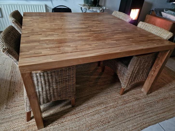 Teak Houten Eettafel Voor Acht Personen Met Vier Stoelen!, Huis en Inrichting, Tafels | Eettafels, Zo goed als nieuw, 100 tot 150 cm
