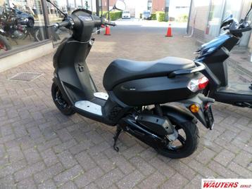 Peugeot Snorscooter Kisbee GT beschikbaar voor biedingen