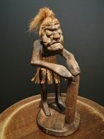 Tribal houten figuren Java, Enlèvement ou Envoi