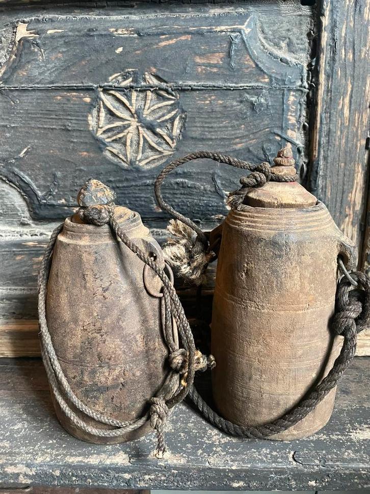 Cruches en bois népalaises avec couvercles, Maison & Meubles, Accessoires pour la Maison | Vases, Comme neuf, Enlèvement
