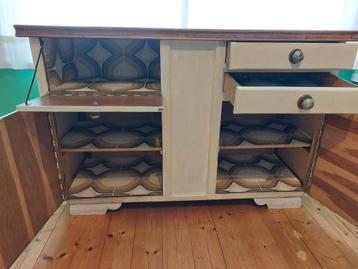 Retro ladenkast dressoir vintage (moet dringend weg)! beschikbaar voor biedingen