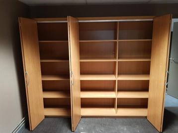 2 ruime bureaukasten met schuifdeuren – B250 x H224 x D66 cm beschikbaar voor biedingen