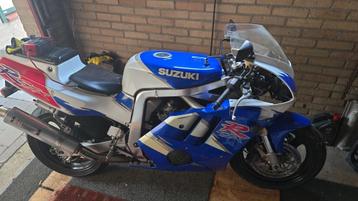 ORIGINELE SUZUKI GSXR 400 !! COLLECTOR’S ITEM ! beschikbaar voor biedingen