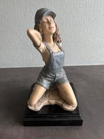Decoratief vintage beeldje gesigneerd, Verzamelen, Ophalen, Zo goed als nieuw
