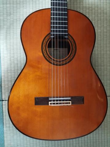 Yamaha G-245S / Yamaha FG-435At beschikbaar voor biedingen