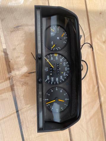 Mercedes 190 W201 Tellerhuis Tellerbak Instrumentenpaneel beschikbaar voor biedingen
