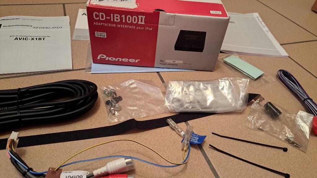 Pioneer kit d'adaptation iPod CD-IB100II, Enlèvement ou Envoi