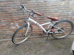 BTWIN popply 300 meisjes fiets 24 inch, Fietsen en Brommers, Ophalen, Zo goed als nieuw, Versnellingen