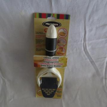 Microplane kaassnijder kaasrasp beschikbaar voor biedingen