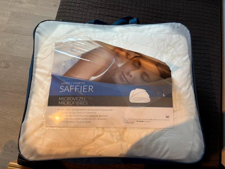 Donsdeken 4 seizoenen 200x200, Huis en Inrichting, Slaapkamer | Beddengoed, Zo goed als nieuw, Deken of Dekbed, Ophalen