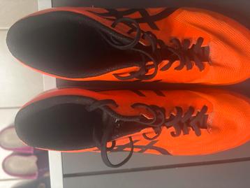 Spikes asics 42,5 beschikbaar voor biedingen