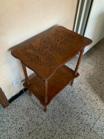 Frans, Art Nouveau theetafeltje beschikbaar voor biedingen