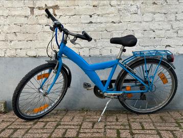 Blauwe fiets 17-24 inch (6tot10 jaar) beschikbaar voor biedingen