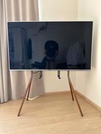 One For All WM7481 Falcon TV Standaard - walnoot/gunmetal, Audio, Tv en Foto, Televisiebeugels, Ophalen of Verzenden