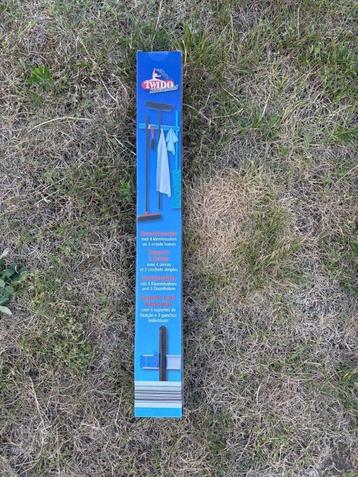 Bezemhouder. beschikbaar voor biedingen