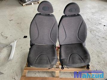 NISSAN MICRA 3 K12 5 deurs compleet interieur voorstoel bank beschikbaar voor biedingen