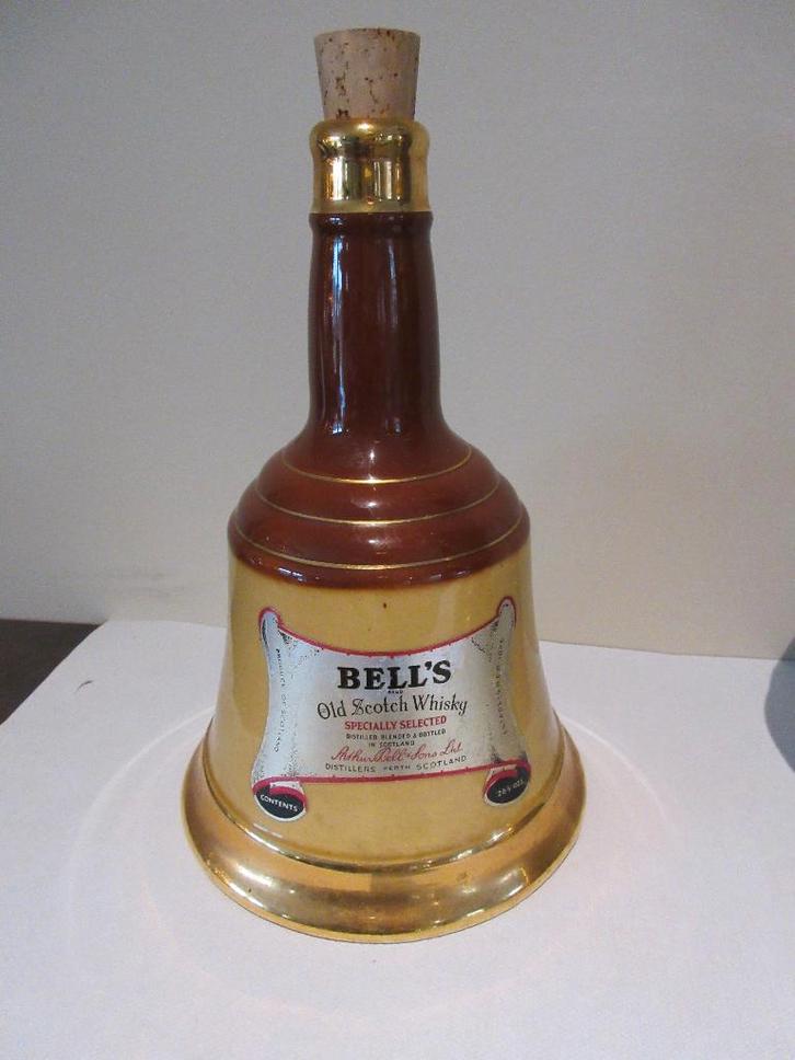 Bouteille vide en céramique BELL'S Old Scotch Whisky, Collections, Vins, Enlèvement