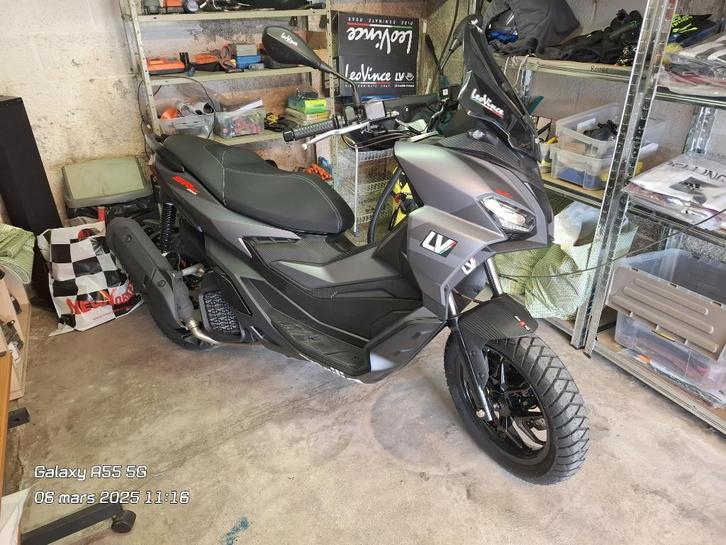 Scooter Aprilia 200, Fietsen en Brommers, Scooters | Aprilia, Zo goed als nieuw, Overige modellen, Benzine, Ophalen of Verzenden