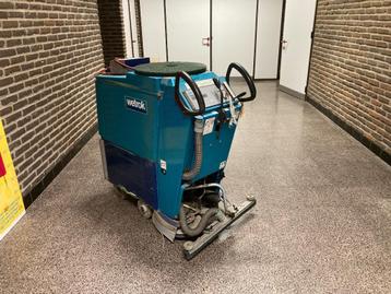 Zuig- en schrobmachine beschikbaar voor biedingen