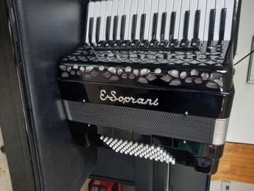 Accordeon beschikbaar voor biedingen