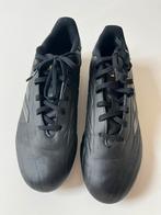 Adidas nieuw voetbalschoenen 38,5, Sport en Fitness, Voetbal, Ophalen, Zo goed als nieuw