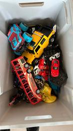 Verschillende auto’s en speelgoedzwaarden, Kinderen en Baby's, Speelgoed | Buiten | Actiespeelgoed, Gebruikt, Ophalen
