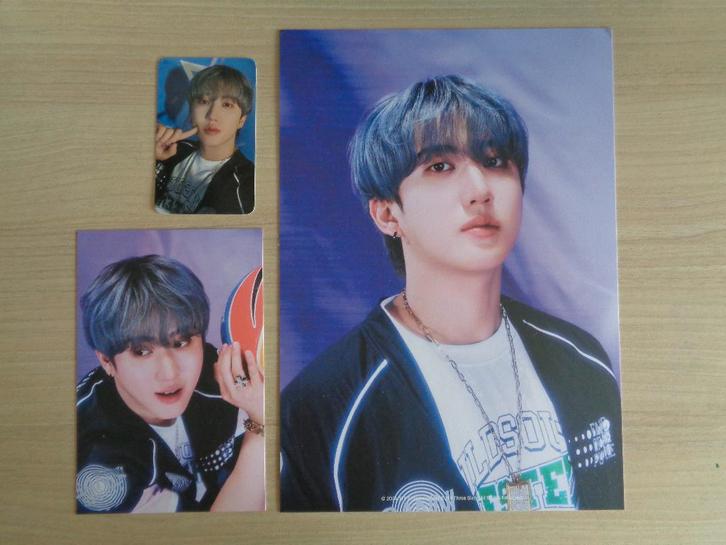 Stray Kids Changbin season's greetings 2025 set, Collections, Musique, Artistes & Célébrités, Comme neuf, Photo ou Carte, Enlèvement ou Envoi